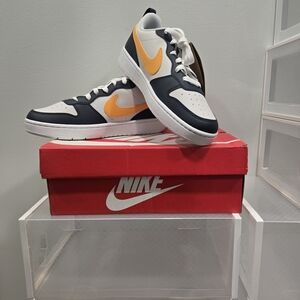 Nike Kids Sneakers in Navy and Yellow